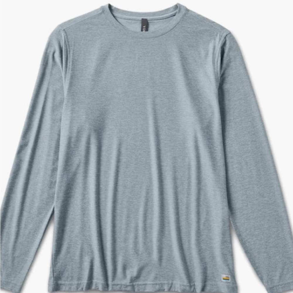 Vuori Strato Light Blue Heather (looks like Dusty Heather) LS tee- Size Medium
